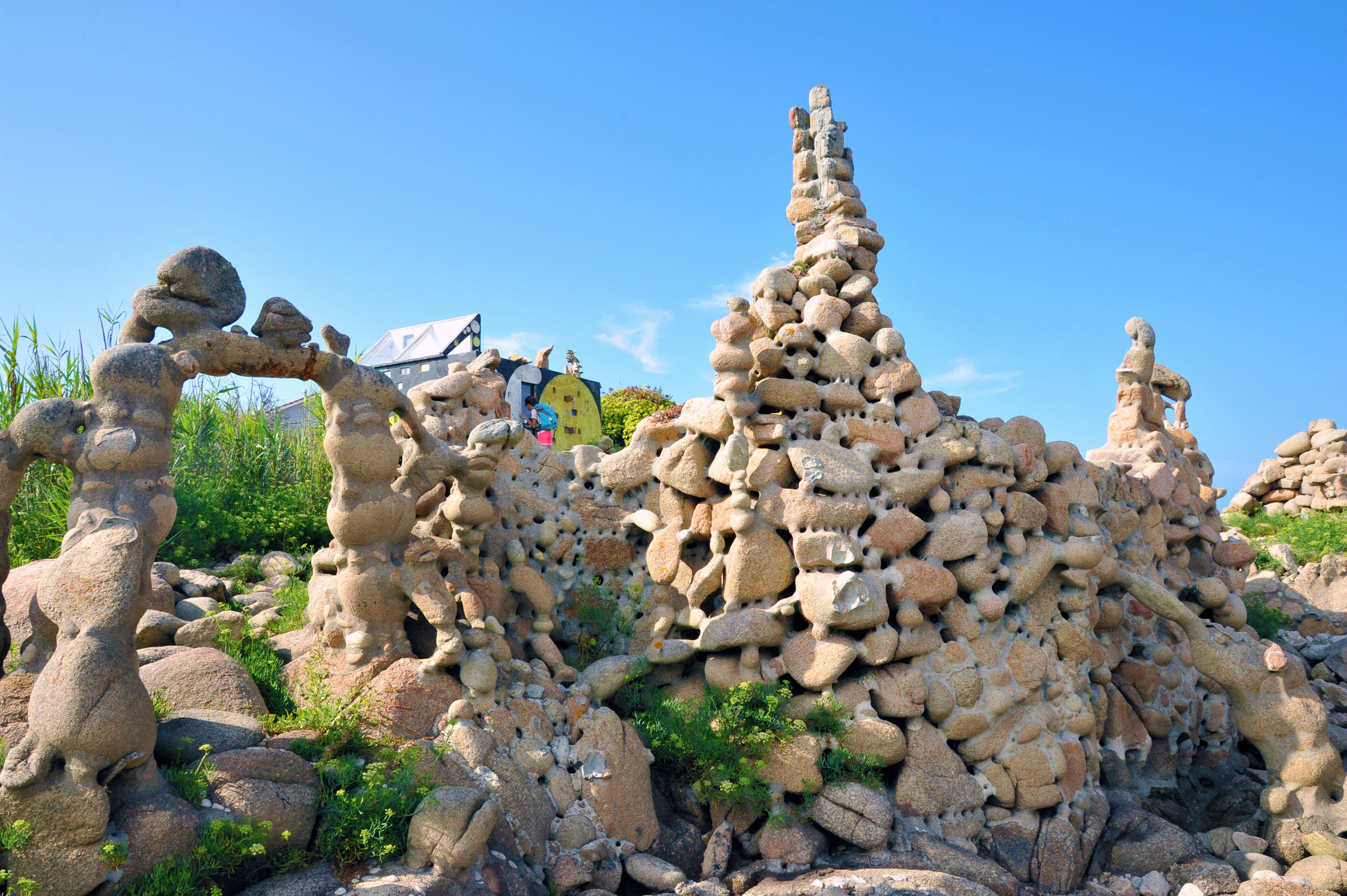 The German Hermit’s sculptures at Camelle